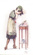 Femme debout face au miroir