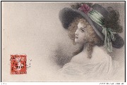 Femme au grand chapeau orné d'un large ruban vert