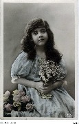 (Fillette au bouquet de muguets) 