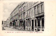 Bruxelles.La rue de la Science avec le palais du Prince Albert