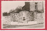 Biesmerée.Monument