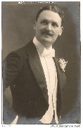 Léo Mars (dans la veuve joyeuse)