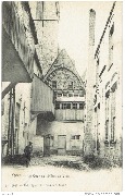 Ypres. La Cour de l'Hôtel de Ville