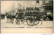 Pompiers volontaires Schaerbeek. Transport avec échelle italienne et pompe à bras