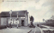 Lennick-Saint-Martin. L'arrêt du tram