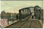 Namur. La Passerelle et la Rive Droite