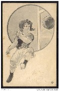 Enfant (fillette) jouant au ballon