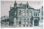 Etterbeek (Bruxelles). Chaussée de St-Pierre, l'Ecole et le monument aux Morts de la commune (1914-1918)