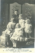 S.A.R. La Comtesse de Flandre et ses petits enfants
