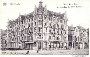 Middelkerke. L'Hôtel de la Plage et la Station du Tram électrique