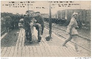 A l'intérieur de la Gare de Schaerbeek - Im innern des Bahnhofs Schaerbeek  Un blessé allemand - Ein Verwundeter