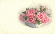 Bouquet de roses dans une poterie blanche