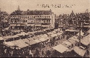 Bruges. La Grand'Place un jour de marché. Groote Markt, een marktdag