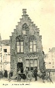 Bruges. La Maison des Poissonniers - Reference text at left