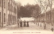 Arlon. Couvent des frères Maristes. Cours de récréation