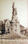 Bruges. Grand'Place - Statue de Breydel et De Coninck