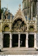 Huy-sur-Meuse. Le Bethléem portail du XIIIe siècle