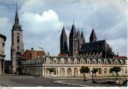 Tournai. Cathédrale et Beffroi. Vue prise de la Place Reine Astrid