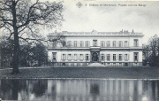 chateau de Mariemont. Fa&ccedil;ade vers les &eacute;tangs