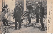 1914... En Belgique - Transport d'un blessé  In Belgium - Transporting a wounded 