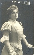 4. Mlle Marcelle Reville (debout) dans Faust