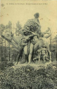 Ch&acirc;teau de Mariemont. Groupe Sculptural dans le Parc
