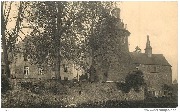 Vieux château. Vue partielle Est vers le Nord, prise du fossé sec Vieux château. Vue partielle Est vers le Nord, prise du fossé sec