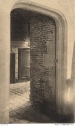 Vieux château. Large baie fin XVe perçée dans le mur d'enceinte fin XIIe Vieux château. Large baie fin XVe perçée dans le mur d'enceinte fin XIIe