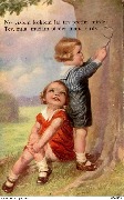 (garçon gravant un coeur sur un tronc d'arbre)