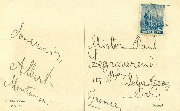 Couple s'embrassant sur un bateau avec angelots