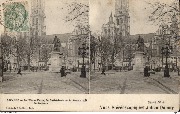 Anvers La place verte, la cath&eacute;drale et la statue de Rubens