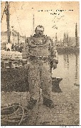 Anvers. Sc&egrave;nes du port. Un plongeur