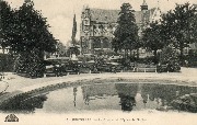 Bruxelles. Le Square et l'Eglise du Sablon. Bruxelles. Le Square et l'Eglise du Sablon.