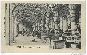 YPRES, -Les Halles. Marché aux légumes