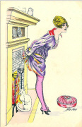 Femme se r&eacute;chauffant devant la chemin&eacute;e