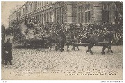 De Boerenkrijg. - Krijgsraad op den bord eener gracht.  -  La Guerre des Paysans. - Conseil de guerre au bord d'un ruisseau
