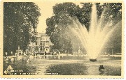 Bruxelles Le Jet d'eau au Parc et le Parlement