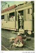 (Hélène Marchéchal à la plage, chute du tram autre vue)