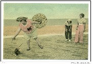 (Hélène Marchéchal à la plage, elle ramasse son cornet de glace)