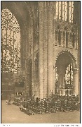 Bruxelles.Collégiale St Michel et Gudule Le transept Nord et le vitrail de Charles-Quint
