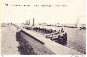 Blankenberghe. L'entr&eacute;e du port de p&ecirc;che et les estacades