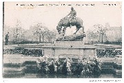 Bruxelles. Square Ambiorix. Le Cheval &agrave; l'abreuvoir. Groupe (Meunier)