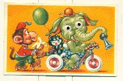 Elephant et chat sur un tricyle. Singe en patins &agrave; roulette et banane. Yeux mobiles