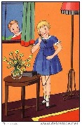Fille au t&eacute;l&eacute;phone