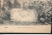 Limal, tombeau romain dans le parc du château