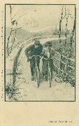 Couple à vélo dans la campagne