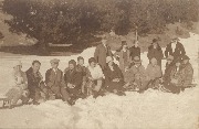 Groupe de personnes dans la neige - Environs de Spa