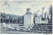Château de Mariemont. Ruines des terrasses et les Sphynx
