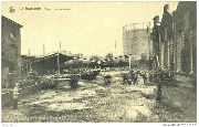La brasserie. D&eacute;part des camions