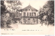 Mondorf les Bains. Vue de l'Etablissement en entrant dans le parc